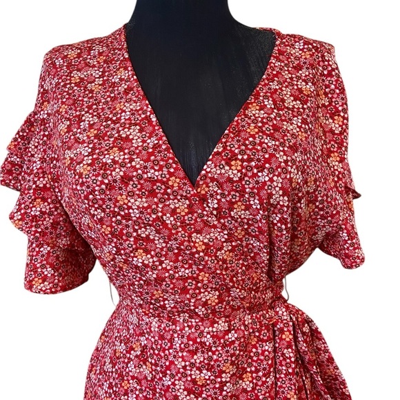 Max Studio Red Floral High Low Wrap Dress Small - Picture 7 of 16